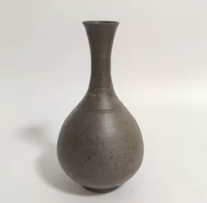 岸谷新罗-岸谷：探寻陶瓷艺术的魅力