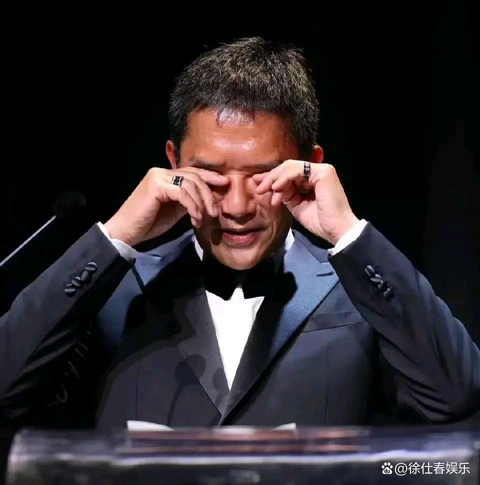 恭喜表情微信包图片_恭喜的微信表情包_恭喜表情