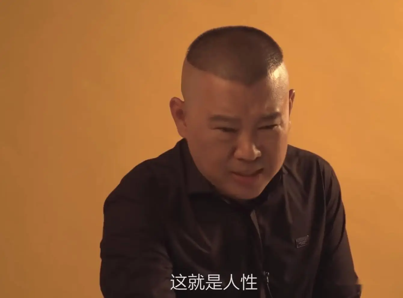 手持身份证照片示例_手持身份证照片标准样品_示例手持证身份照片怎么弄